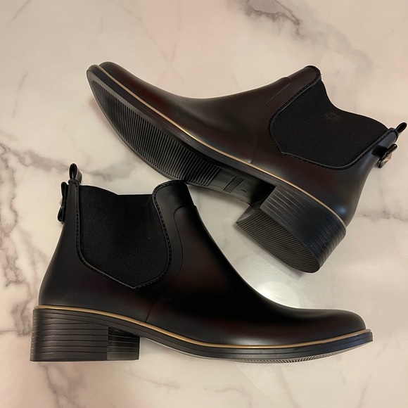 Kate Spade Sedgewick Chelsea Rain Boots Rubber with Elastic Black Gold Pull On - Picture 2 of 13